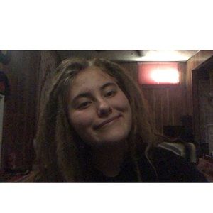 Meet your Posher, Chloe